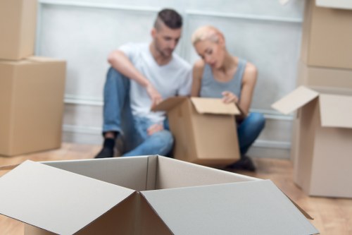 Efficient moving truck service handling a home move in Kentishtown